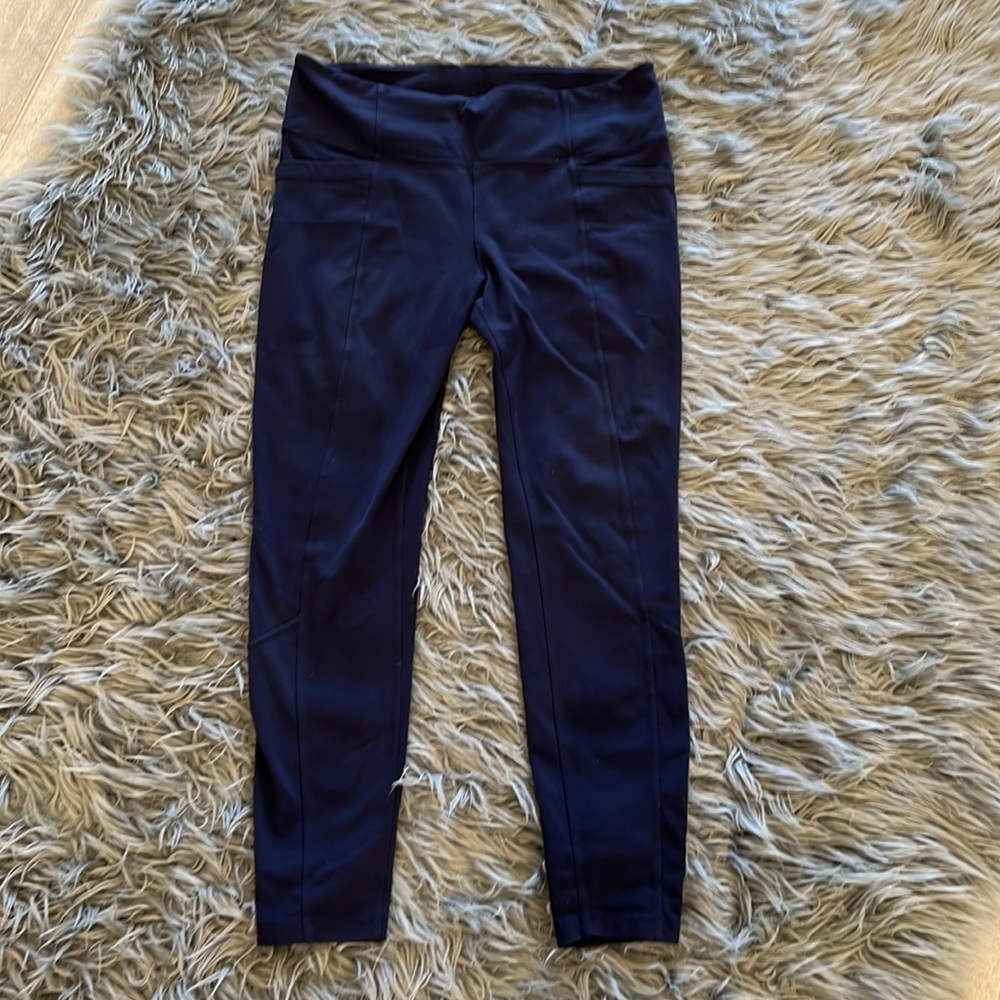 Athleta leggings with back pockets in navy blue size LP